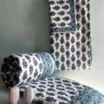 olive-green-geometric-triangular-lattice-reversible-quilted-comforter-bedsheet-set